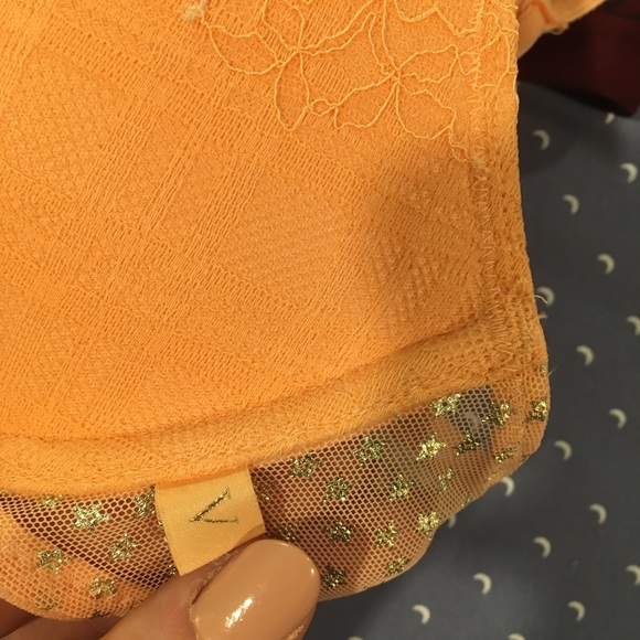 Victoria’s Secret bra’s lot of 2 size 32C - Picture 2 of 5